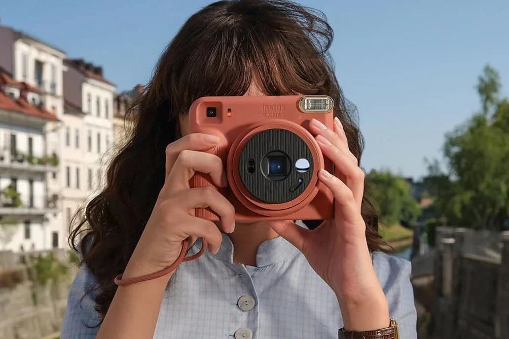 Fujifilm Instax Square 2 กล้องอินสแตนต์ฟอร์แมตสี่เหลี่ยม เพิ่มฟิลเตอร์สีแบบอนาล็อก
