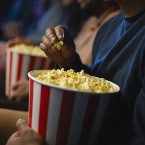 Plex จับมือ Fandango ให้ผู้ใช้กดซื้อตั๋วหนังในโรงได้จากหน้าเรื่องที่ค้นหา