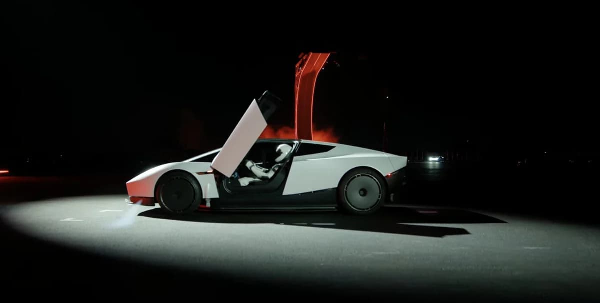 Tesla Roadster โชว์วิ่งกลับหัว บินได้ และเร่ง 0-60 ไมล์ต่อชั่วโมงต่ำกว่า 1 วินาที