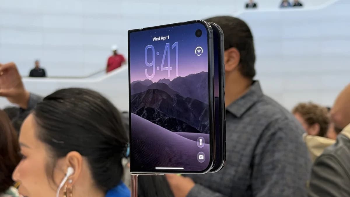 Apple เปิดจอง iPhone Duo สมาร์ตโฟนจอพับรุ่นแรก ราคาเริ่ม 1,999 ดอลลาร์