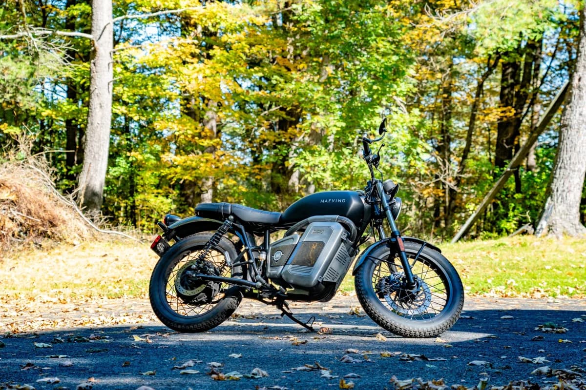 Maeving RM2 มอเตอร์ไซค์ไฟฟ้าสไตล์เรโทรที่แลกมาด้วยข้อจำกัดบางอย่าง