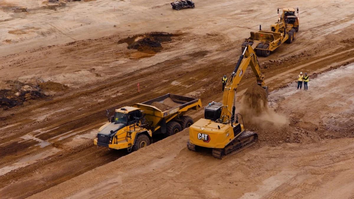 Bedrock Robotics ระดมทุนใหม่ 600 ล้านดอลลาร์ ดันรถขุดอัตโนมัติแก้ปัญหาขาดแคลนคนขับ