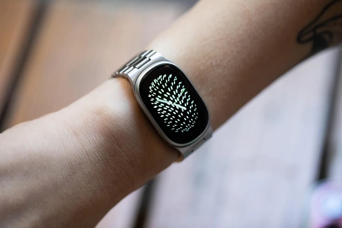 Fitbit Edge ฟื้นดีไซน์สายรัดสุขภาพยุคเก่ามาใหม่ในเวอร์ชันร่วมสมัย
