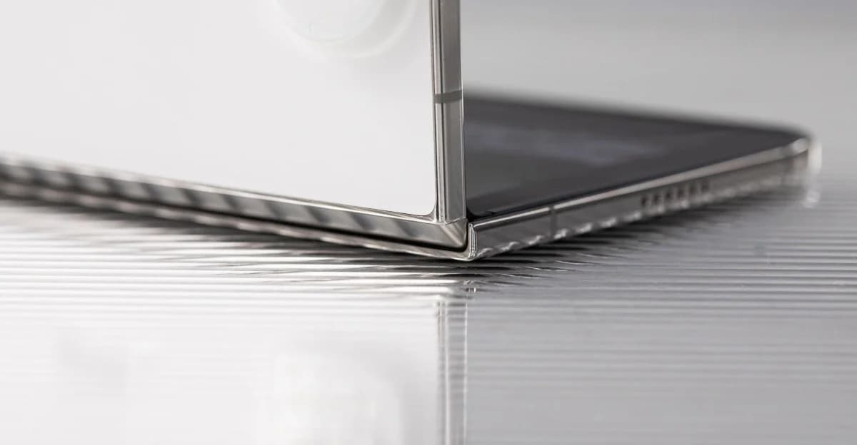 Apple ยอมรับปัญหาหน้าจอด้านในของ iPhone Duo บางเครื่อง