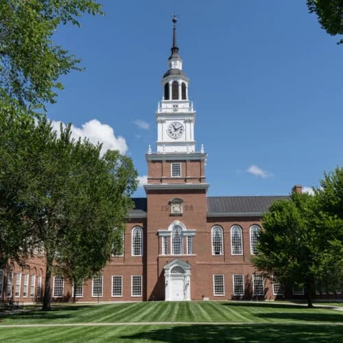 อธิการบดี Dartmouth ลาออก หลังไม่เปิดเผยการใช้ AI ในงานเขียนทางวิชาการและบทความสาธารณะ